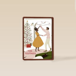 Kerstkaart dansen bij de kerstboom