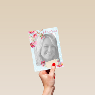 fotokaart uitnodiging jarig tak met bloemen