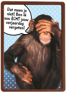 aap met hand voor zijn ogen