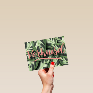 botanical kaart met bladeren en het woord verhuisd