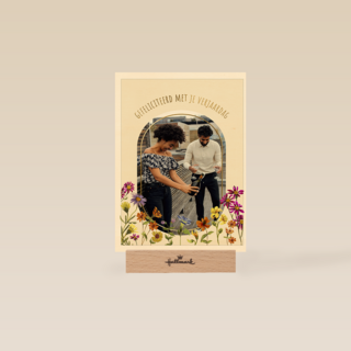 Verjaardagskaart vrouw bloemen en foto