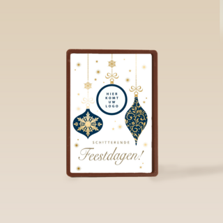 kerstkaart met kerstballen en eigen logo