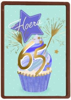 Hoera 65 jaar met cupcake