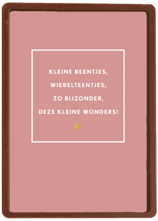 geboorte meerling roze kleine beentjes wiebelteentjes