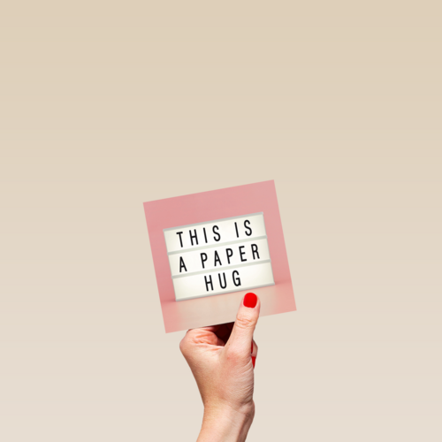letterbord kaart met de tekst this is a paper hug