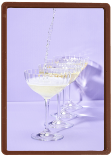 verjaardagskaart hip vrouw glazen staykation