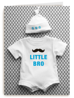 rompertje met babymutsje