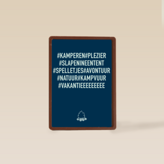 op kamp kaart met hashtag kamperen hashtag plezier