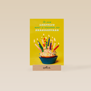 Heel veel kaarsjes op een cakeje