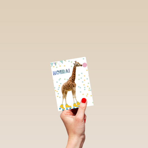 hoera met deze giraffe met confetti