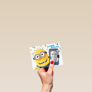 minion kaart jongen hashtag jarig hashtag selfie