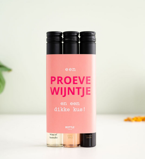 Een proevewijntje en een dikke kus