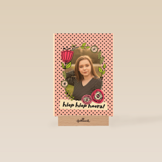 fotokaart verjaardag meisje vrouw hiep hiep hoera